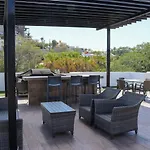 King Bed Retreat Parking Ideal Workspace